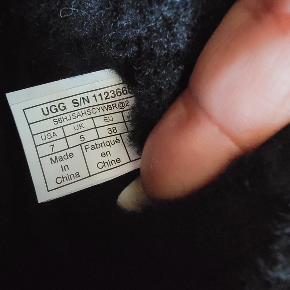 NEW! UGG Classic mini chains boot S/N 1123668 Size 7 women - Picture 7 of 7